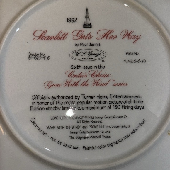 Gone with the Wind Scarlett O'Hara Collector’s Plate - Picture 2 of 5